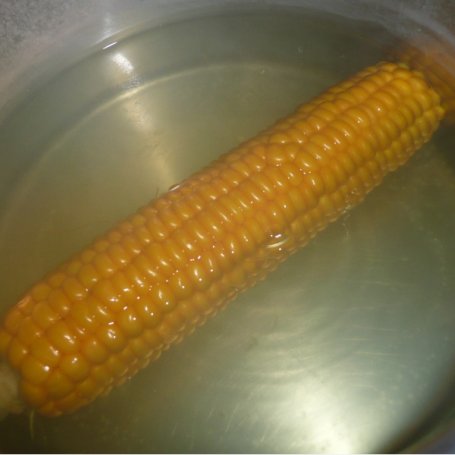 Krok 2 - gotowana kukurydza z masłem czosnkowym foto