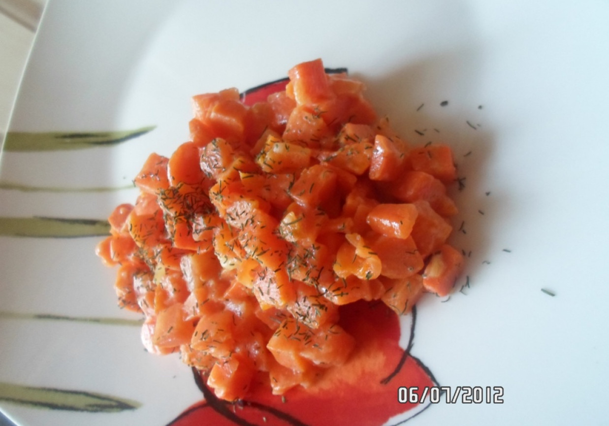 Gotowana marchewka czosnkowa foto