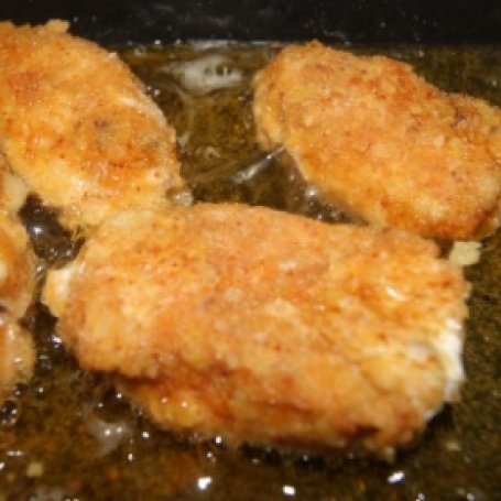 Krok 6 - Gotowane kawałki kurczaka w ognistej panierce foto