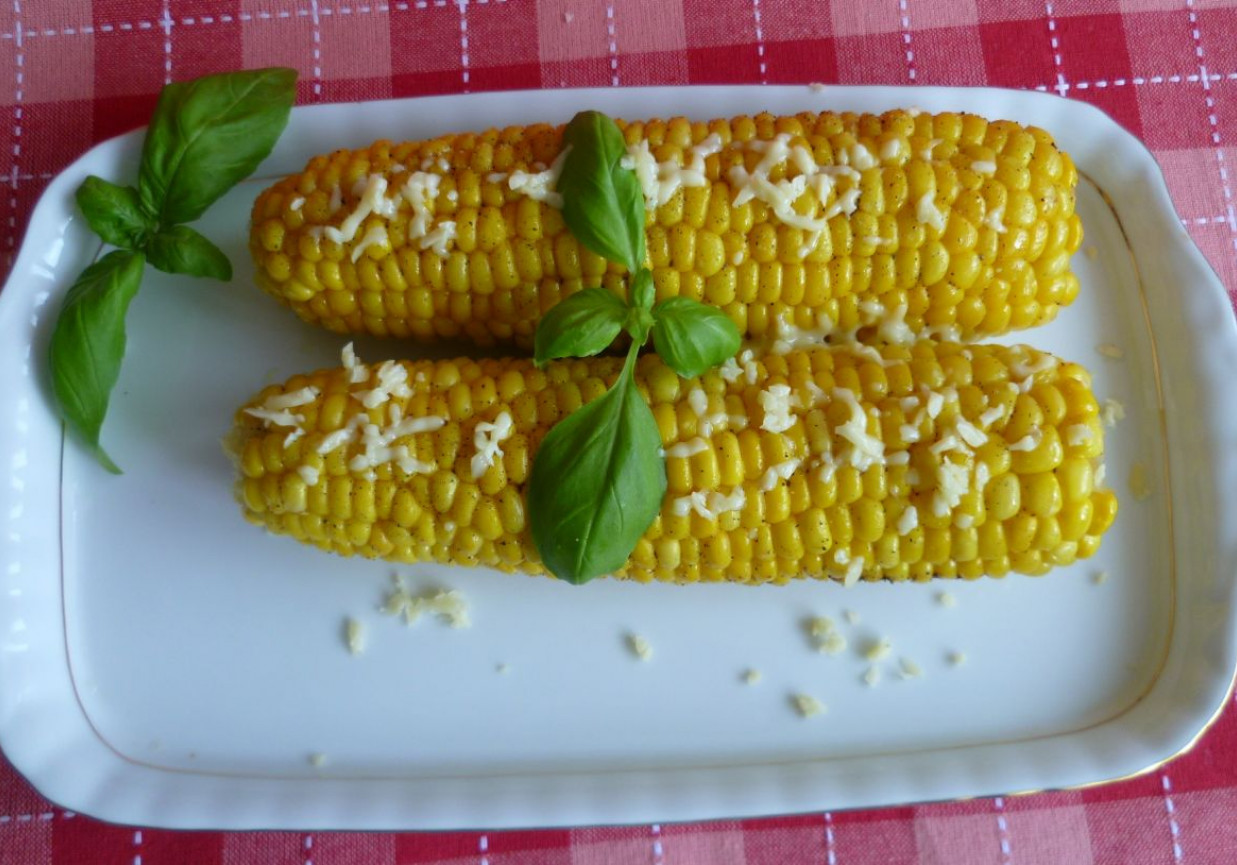 Gotowane kolby kukurydzy  foto