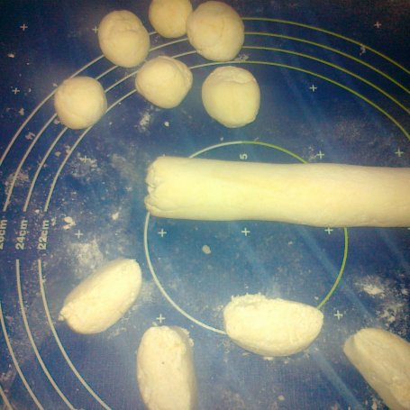 Krok 2 - gotowane kulki serowe foto