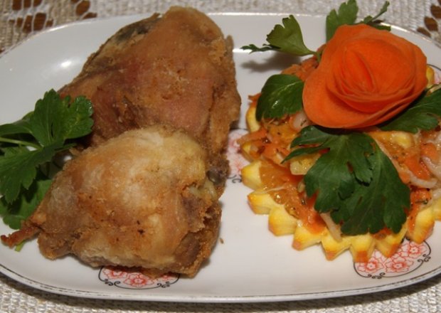 Fotografia przedstawiająca Gotowany kurczak udaje nugetsy