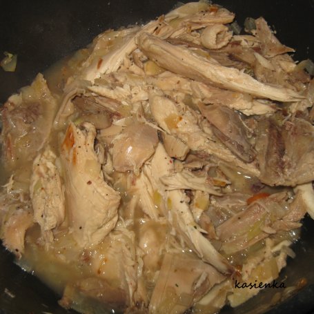 Krok 4 - Gotowany kurczak w białym sosie foto
