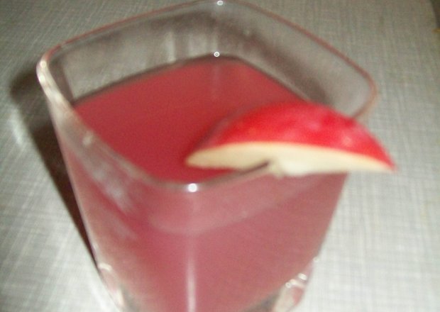 Fotografia przedstawiająca Granatowy drink
