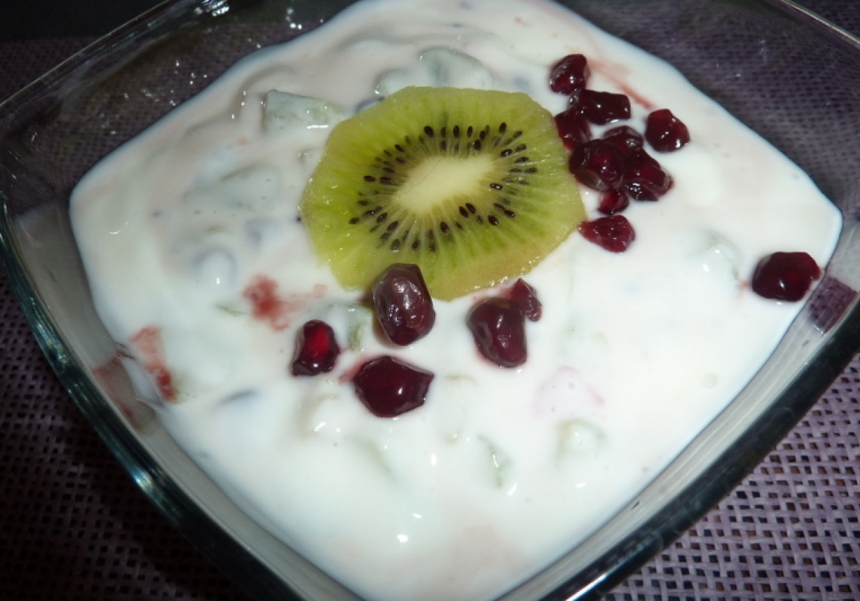 Granatowy jogurt foto