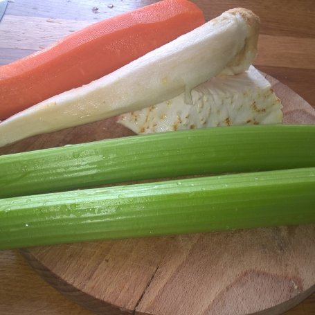 Krok 1 - Grecka zupa wegańska z ciecierzycą foto