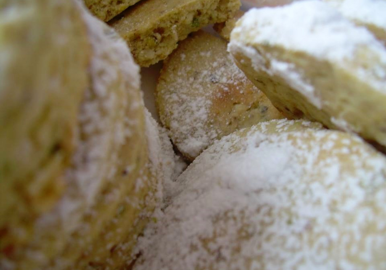 Greckie ciasteczka z orzechami nerkowca i pistacjami foto