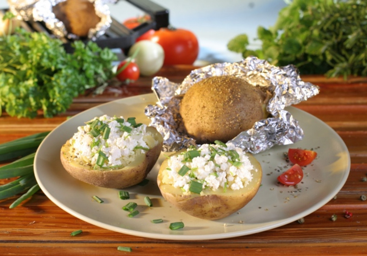 Grill: Ziemniaki z białym serem foto