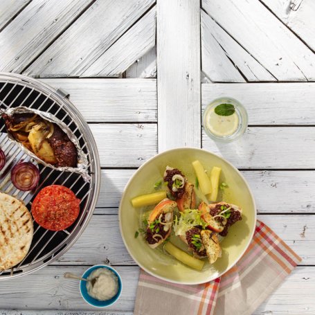 Krok 4 - Grillowana kaszanka z jabłkiem, cebulą i majerankiem foto