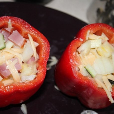 Krok 2 - Grillowana papryka z cukinią i dodatkami foto