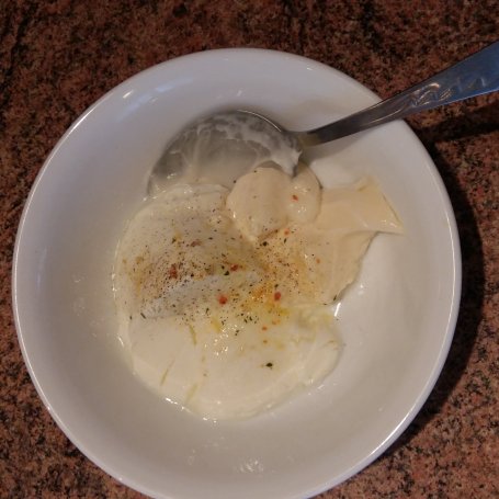 Krok 4 - Grillowana pierś w sosie koperkowym z ziemniakami. foto