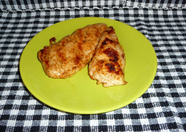Fotografia przedstawiająca Grillowana piers z kurczaka