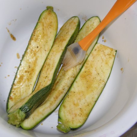 Krok 2 - grillowana przepyszna cukinia i buraczki... foto