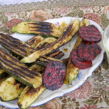 Krok 7 - grillowana przepyszna cukinia i buraczki... foto