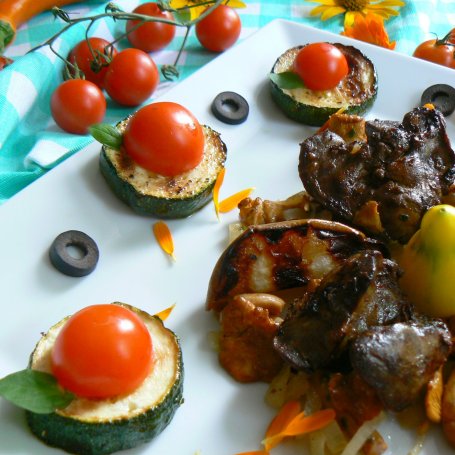 Krok 2 - Grillowana wątróbka z gruszką i kurkami foto