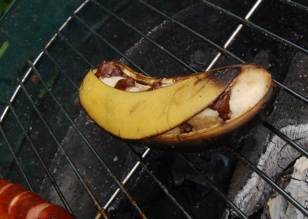 Fotografia przedstawiająca grillowane banany