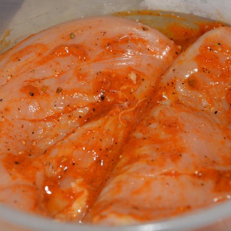 Krok 1 - Grillowane filety z kurczaka ze szparagami w sosie cytrynowym foto