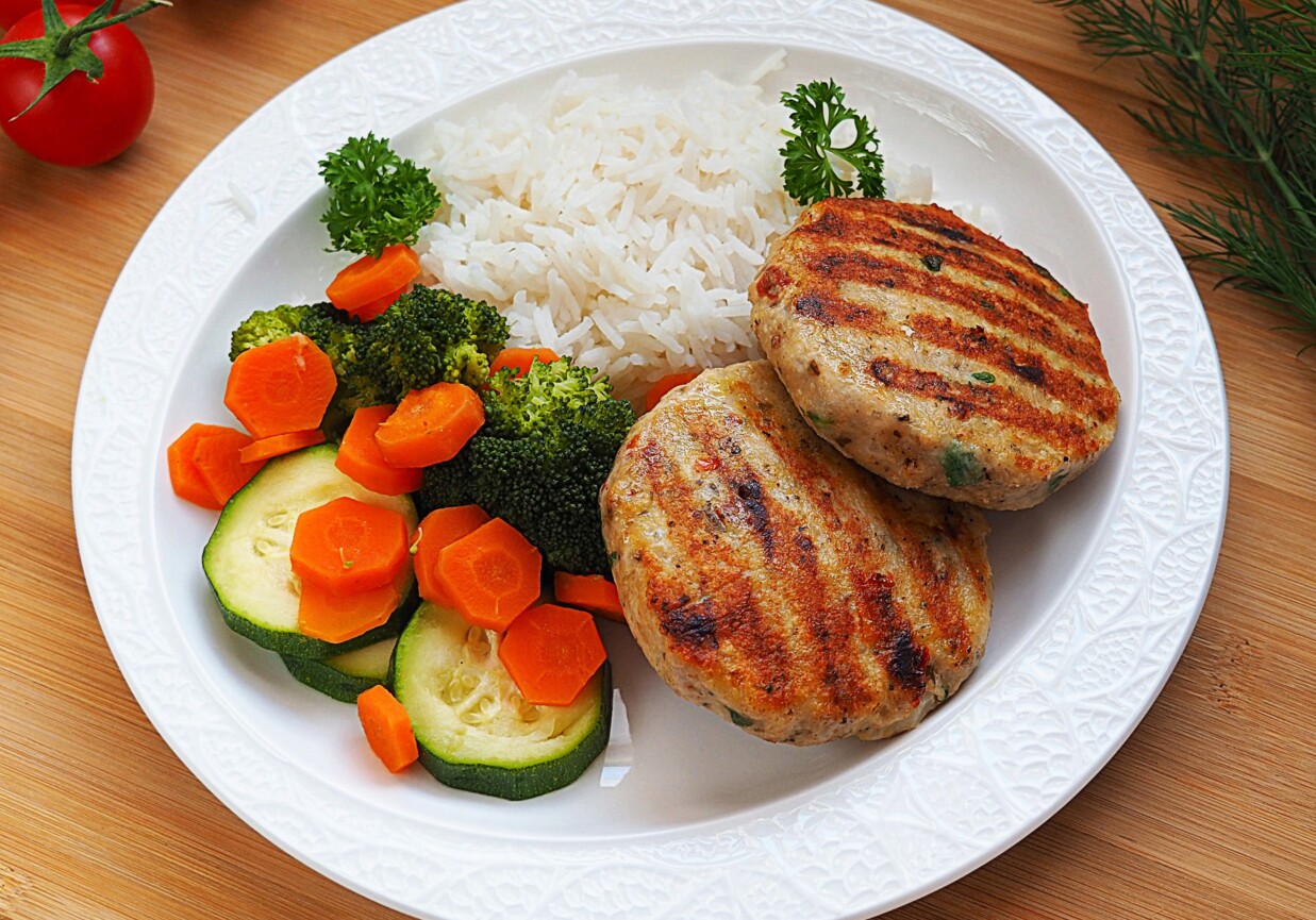 Grillowane Kotlety Mielone Z Kurczaka DoradcaSmaku pl grillowane-kotlety-mielone-z-kurczaka-doradcasmaku-pl