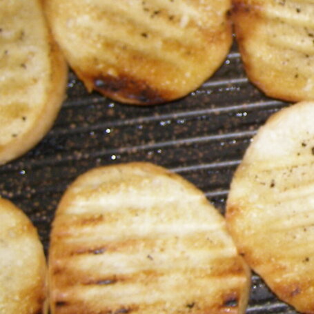 Krok 4 - Grillowane, mielone kotlety z indyka z cukinią i cebulą foto