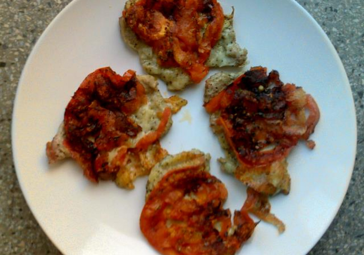 Grillowane polędwiczki z mozarellą i pomidorami foto