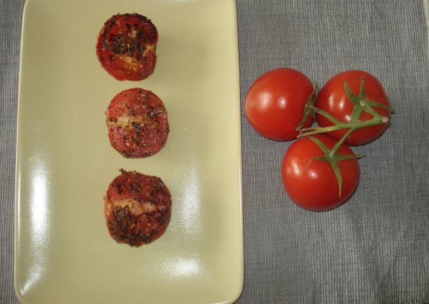 Fotografia przedstawiająca Grillowane pomidory