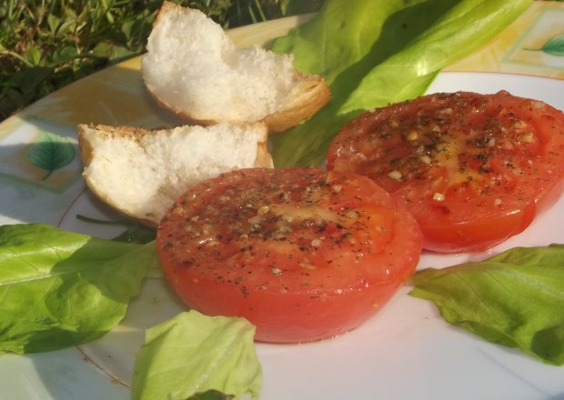 Fotografia przedstawiająca Grillowane pomidory