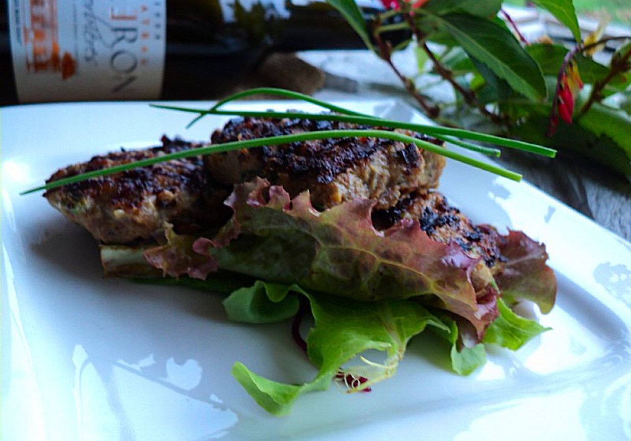 Grillowane rybne kotleciki z serem i szczypiorkiem  foto