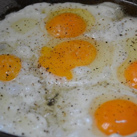 Krok 2 - Grillowane tortille z kurczakiem i jajkiem sadzonym foto
