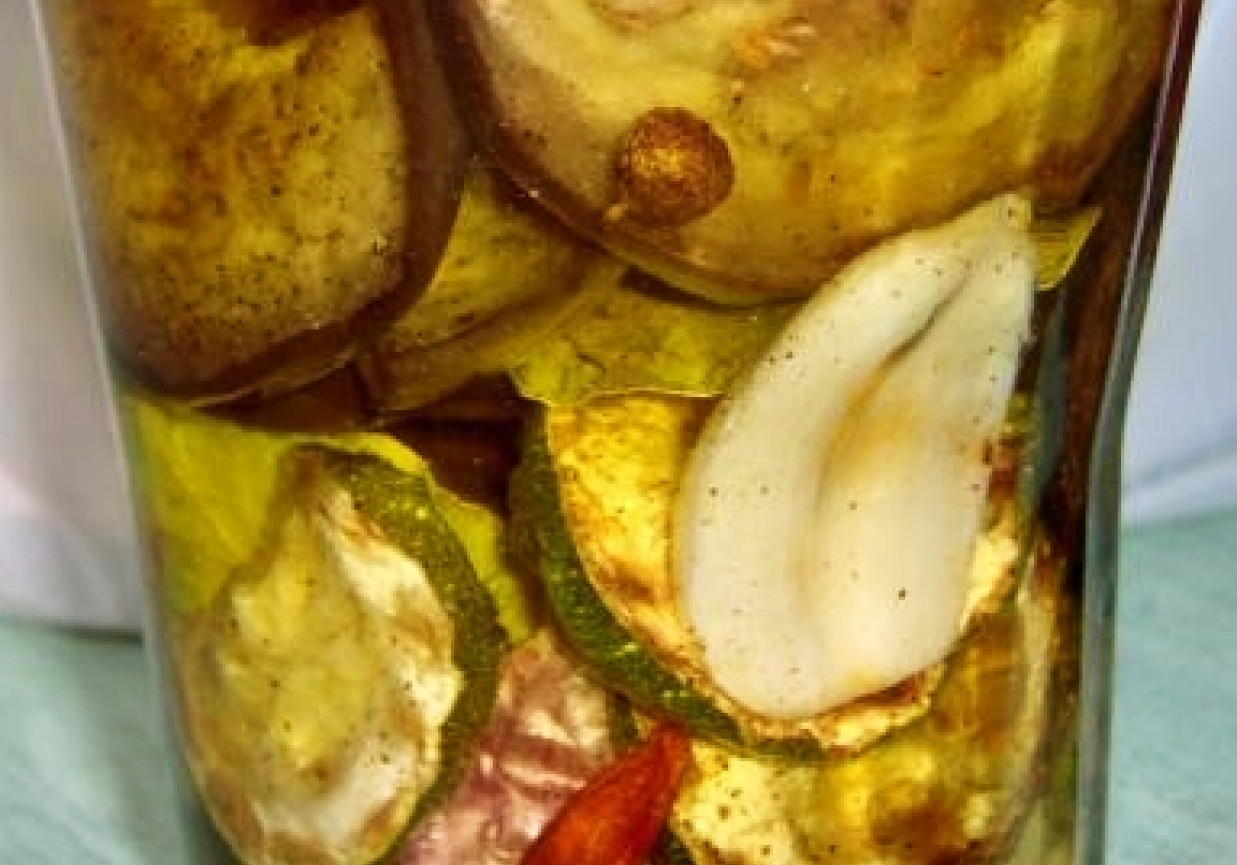 Grillowane warzywa w oleju z przyprawami foto