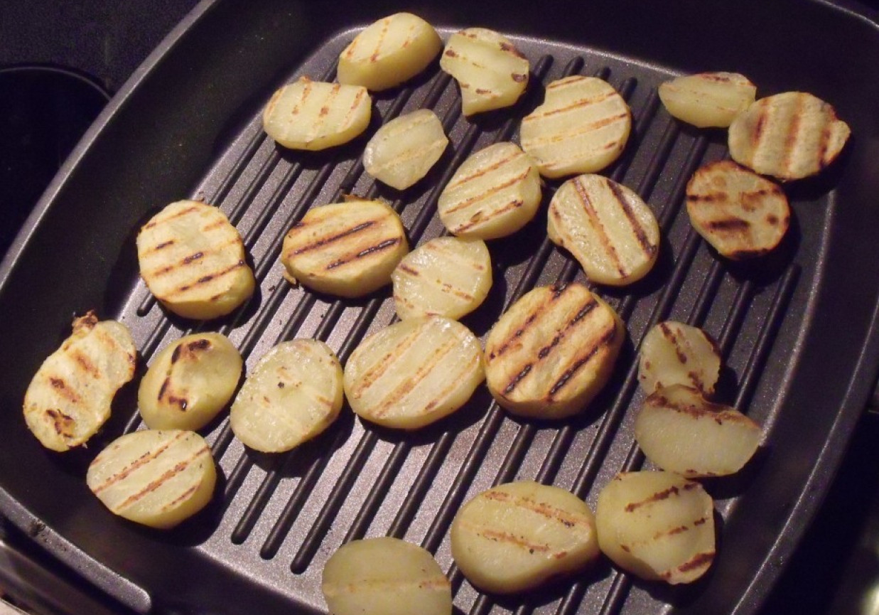Grillowane ziemniaki foto