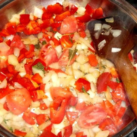 Krok 1 - grillowany bakłażan z sosem pomidorowo paprykowym (z pieczonymi ziemniakami) foto