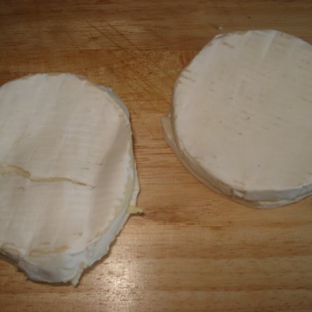 Krok 3 - Grillowany Camembert z orzechowym nadzieniem  foto