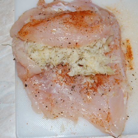 Krok 3 - Grillowany filet z kurczaka faszerowany kapustą  foto