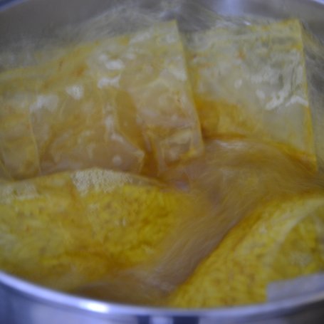 Krok 4 - Grillowany łosoś w limonce z żółtym ryżem  foto