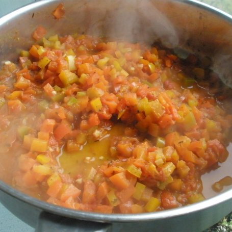 Krok 5 - Grillowany łosoś z salsą paprykową foto
