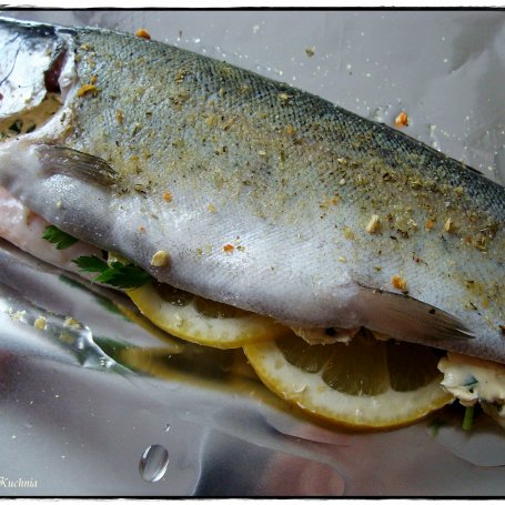 Krok 3 - GRILLOWANY PSTRĄG W FOLII foto