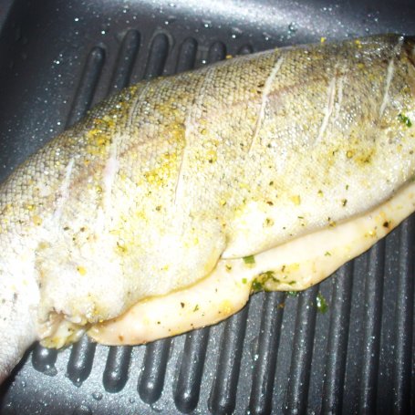 Krok 6 - Grillowany pstrąg foto