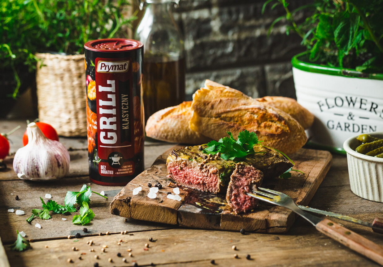 Grillowany stek wołowy z nutą musztardy foto