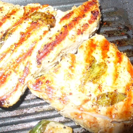 Krok 7 - Grillowany stek z tuńczyka foto