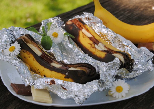 Fotografia przedstawiająca Grilowane dwukolorowe banany