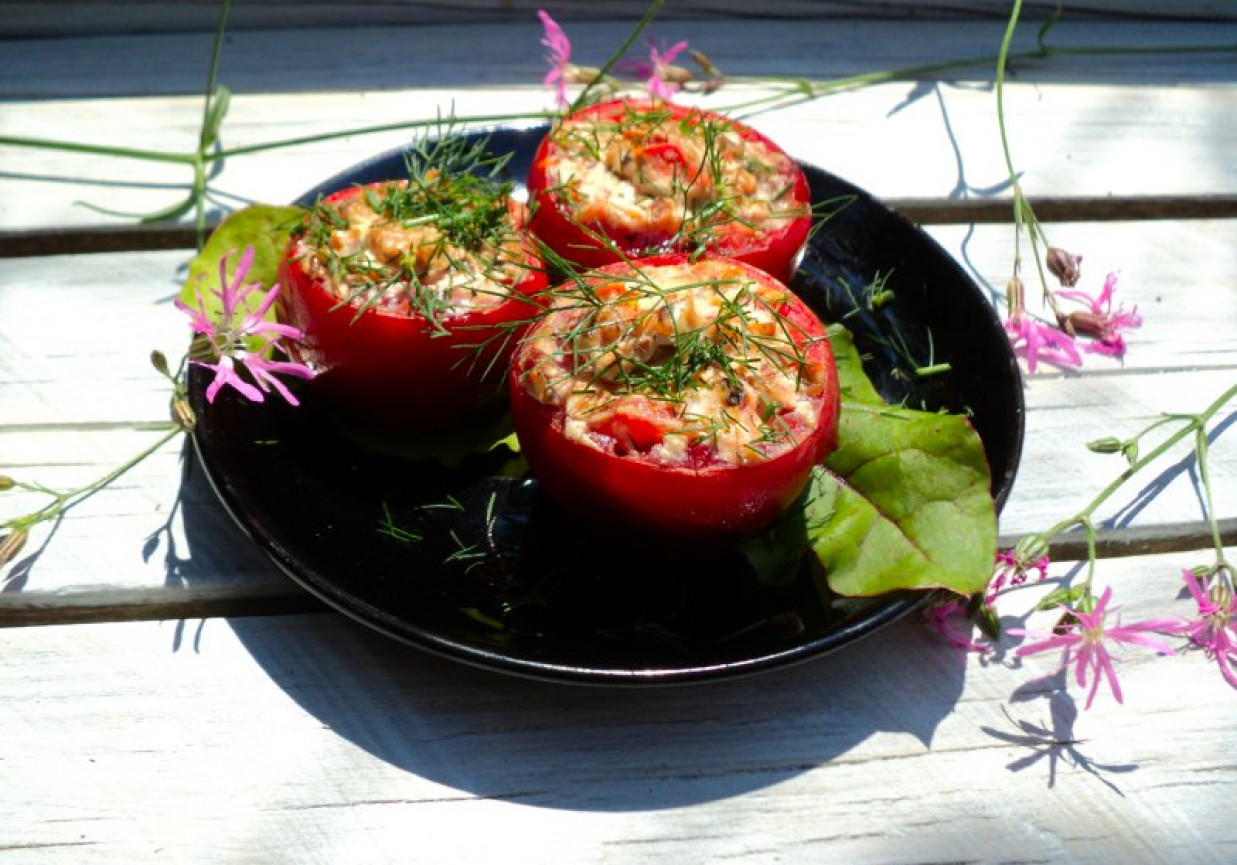 Grilowane faszerowane pomidory foto