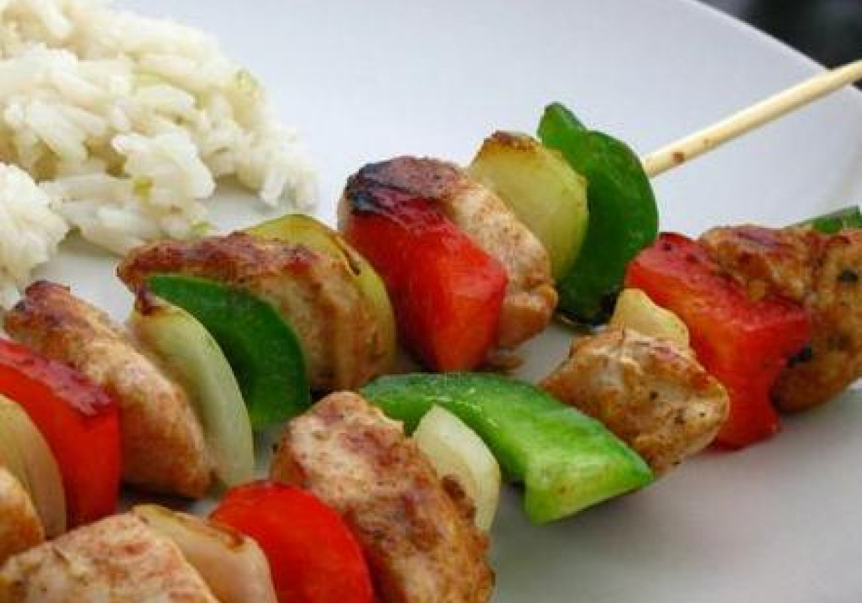 Grilowany szaszłyk z kurczaka foto