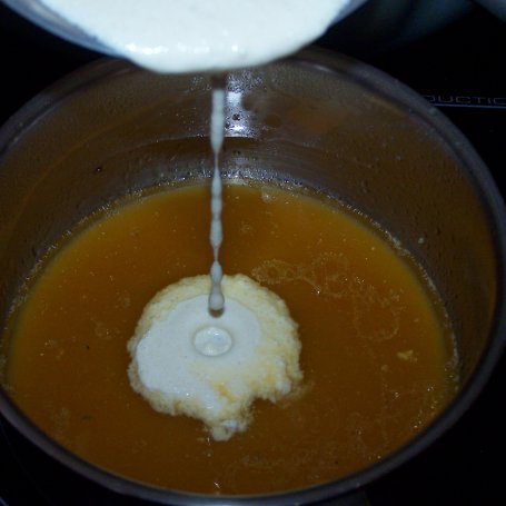 Krok 8 - Groszek z mozzarellą, czyli pieczony schab z "wkładką"... :) foto