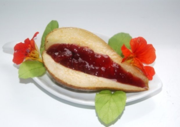 Fotografia przedstawiająca Gruszki pieczone w ActiFry ( z cukrem karmelowo-waniliowym i żurawiną )