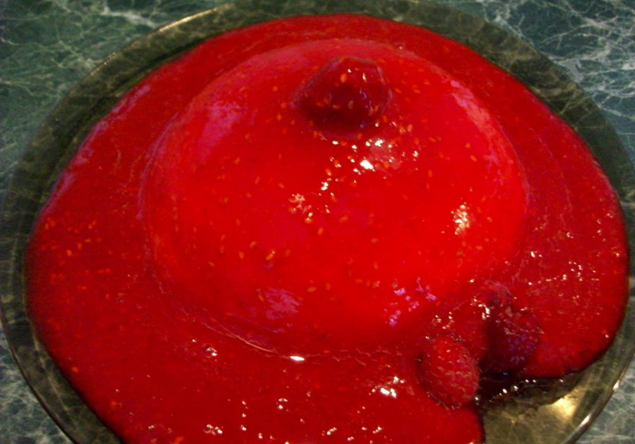 grysik z polewą malinową foto