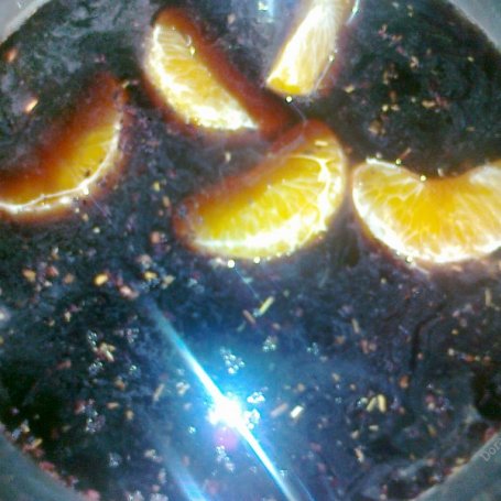 Krok 4 - Grzane wino mandarynkowo - malinowe foto