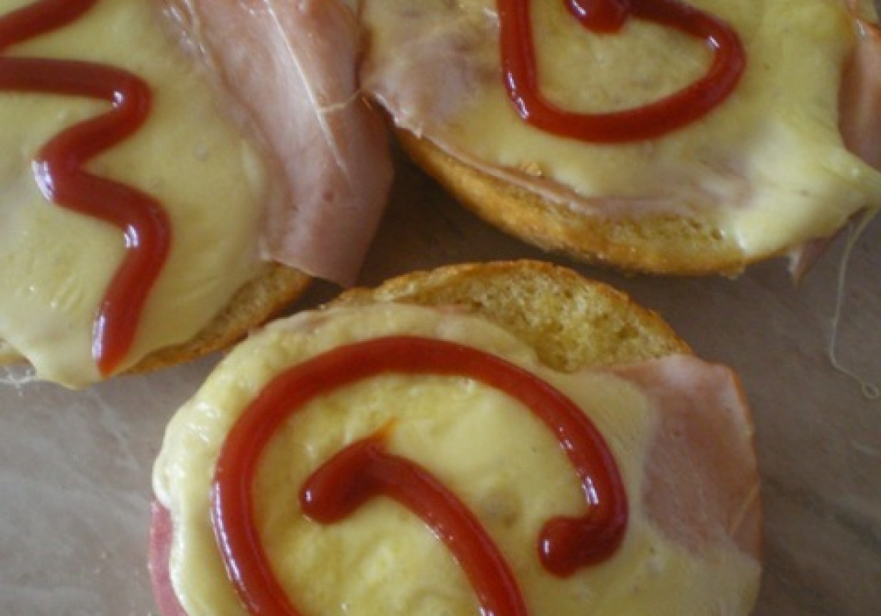 Grzanki Na Bulce Z Szynka I Serem Doradcasmaku Pl