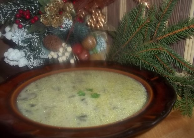 Fotografia przedstawiająca Grzybowa zupa wigilijna