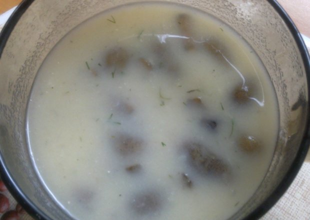 Fotografia przedstawiająca grzybowa zupa