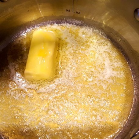 Krok 5 - Grzybowe ravioli z masłem foto